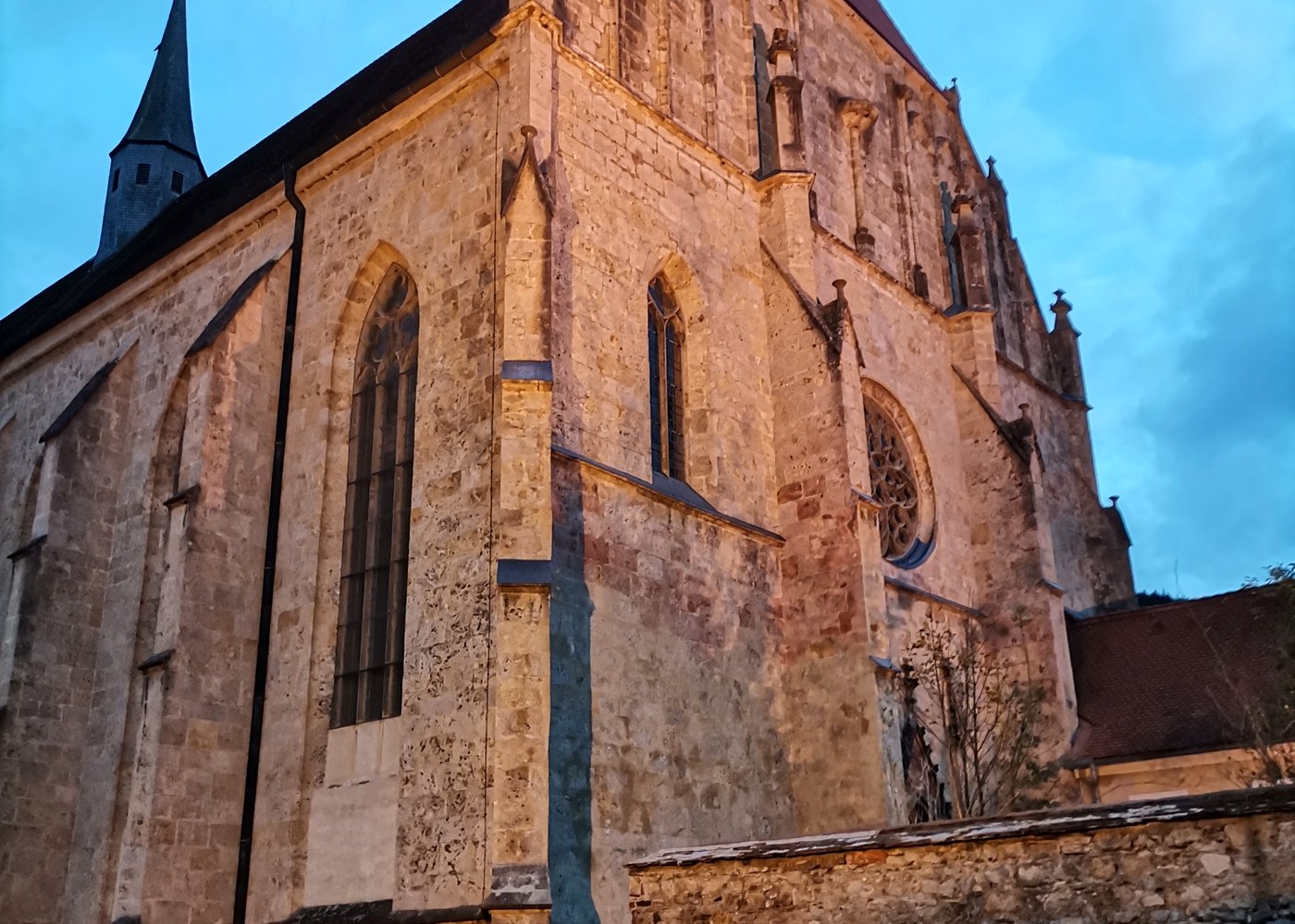 Münster Neuberg in der Abendstimmung